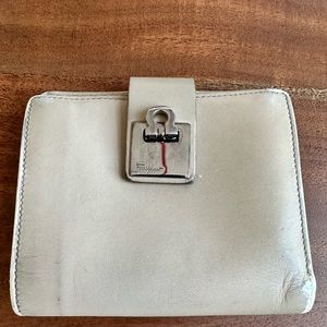 Ferragamo - beige wallet